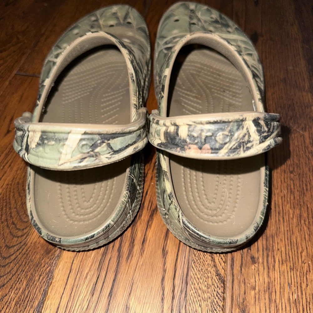 camo croc